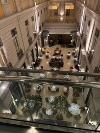 Other atrium with restaurant