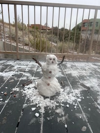 Yes we got snow in April đ