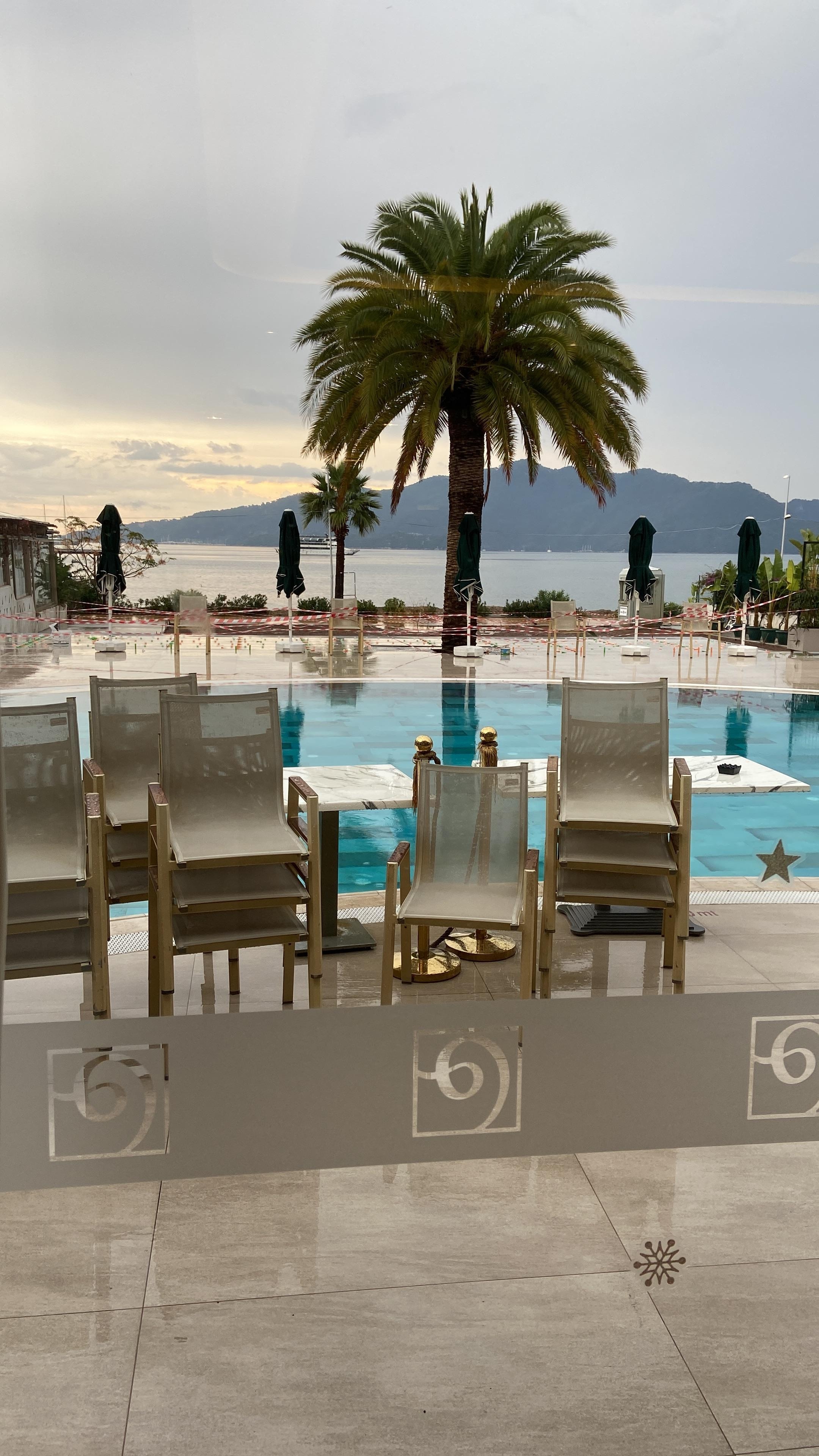 Aralık ayı olması sebebiyle, hava kapalıydı. Kahvaltı yapılan yerden manzara bu şekilde 