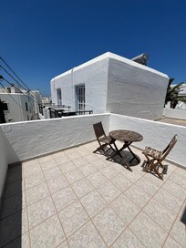 Balcon mais mobilier usé à remplacer