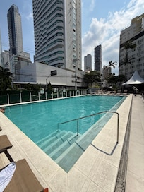 Piscina externa, maravilhosa