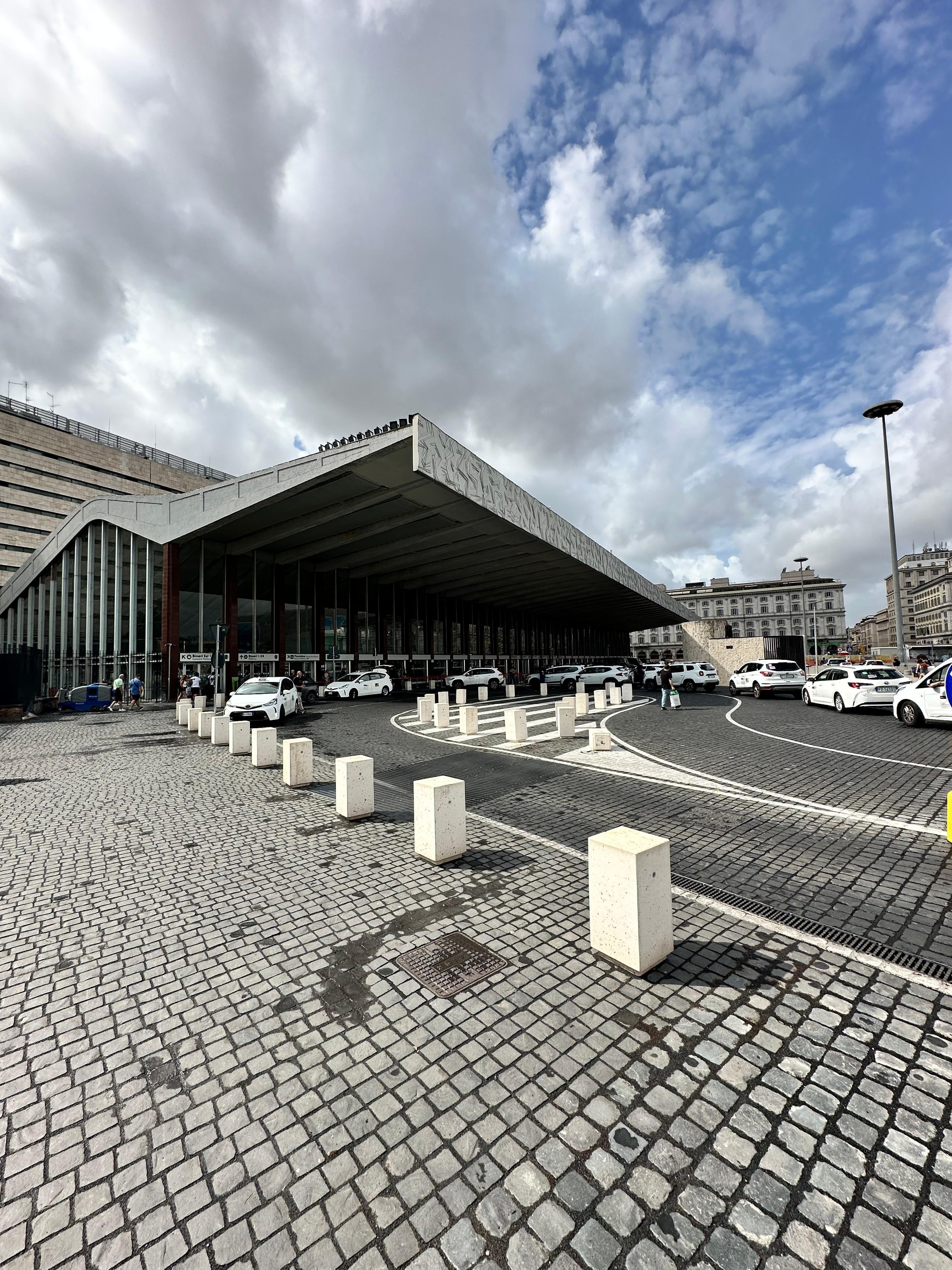 4 blocks from hotel to Roma Termini. More time to enjoy the city.