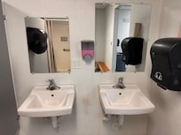 2 vasques côté femme et 2 côté homme