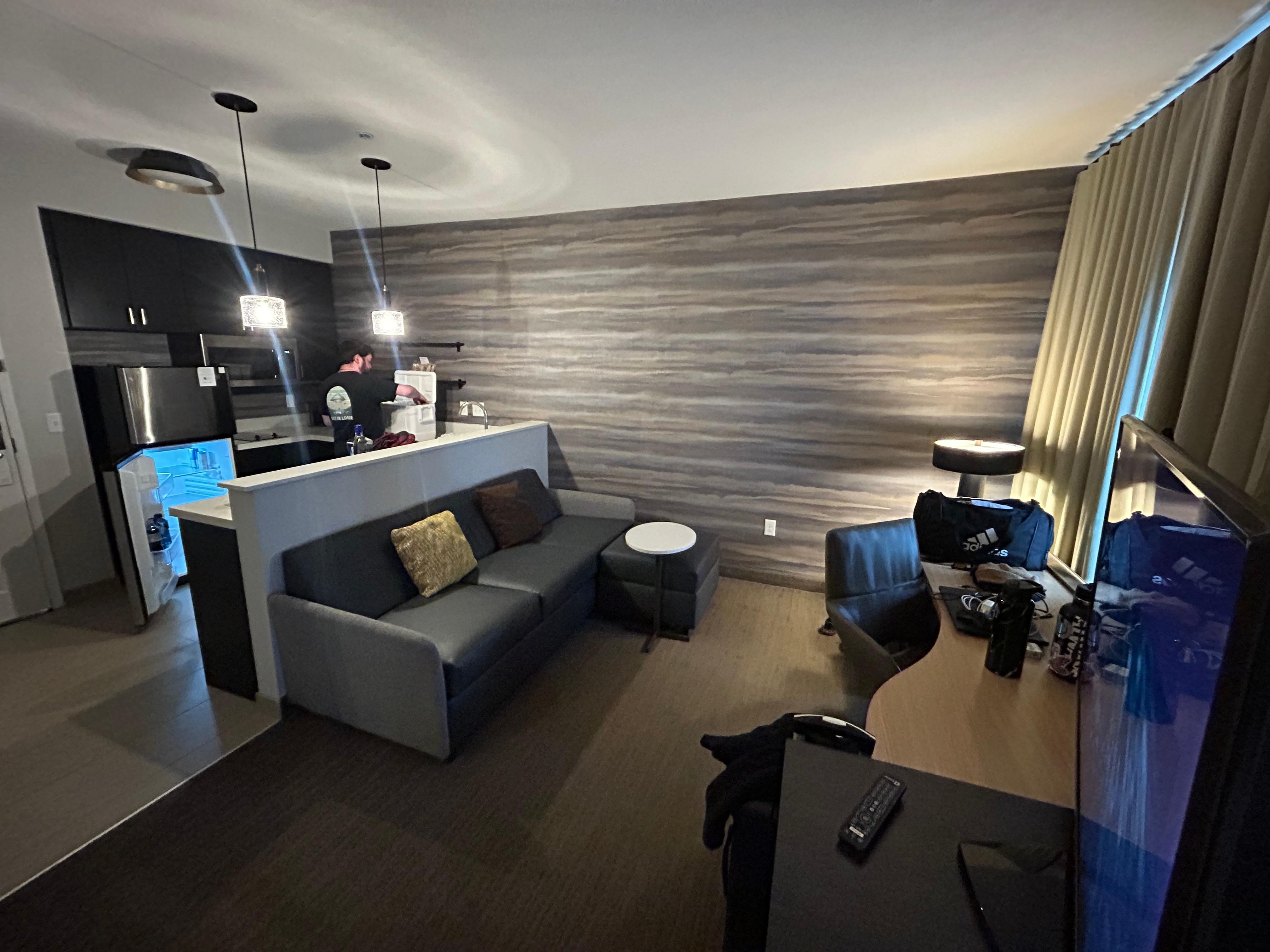 1 king suite - living and kitchen area