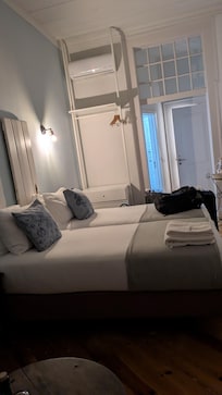 twin beds, AC worked well