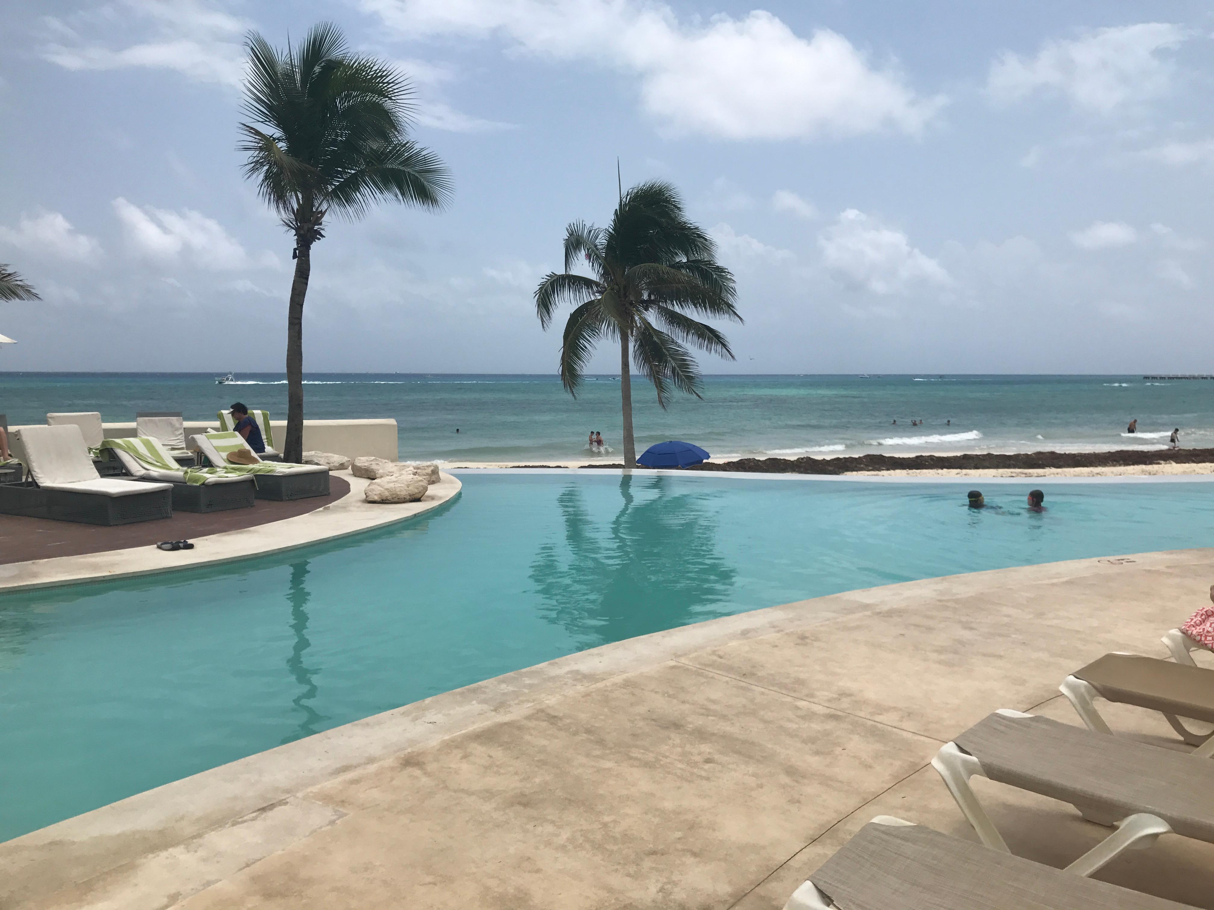 Infinity pool