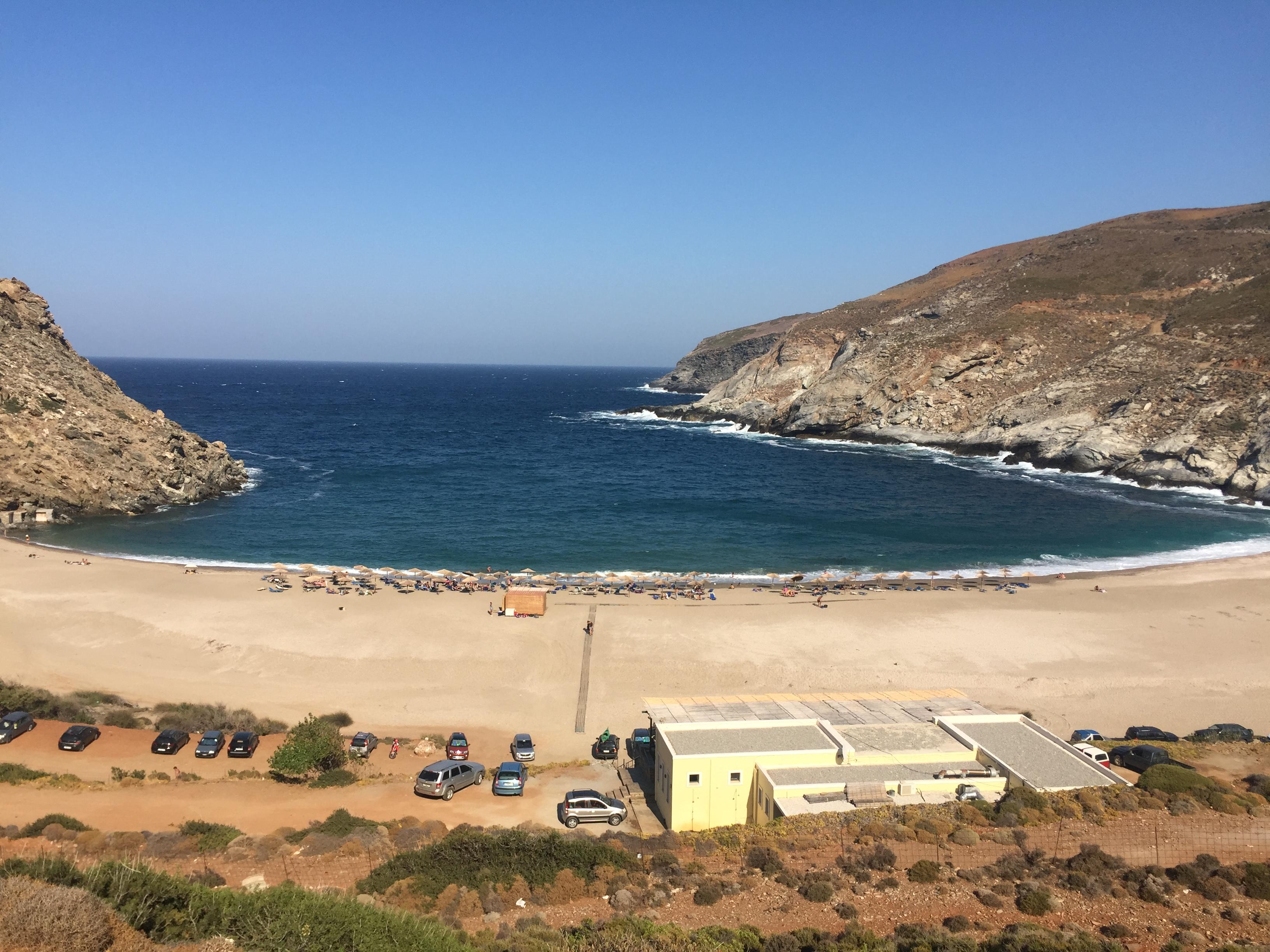 Plage et taverne à 7 mn 