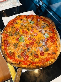 The Alley -Roma style pizza 🍕