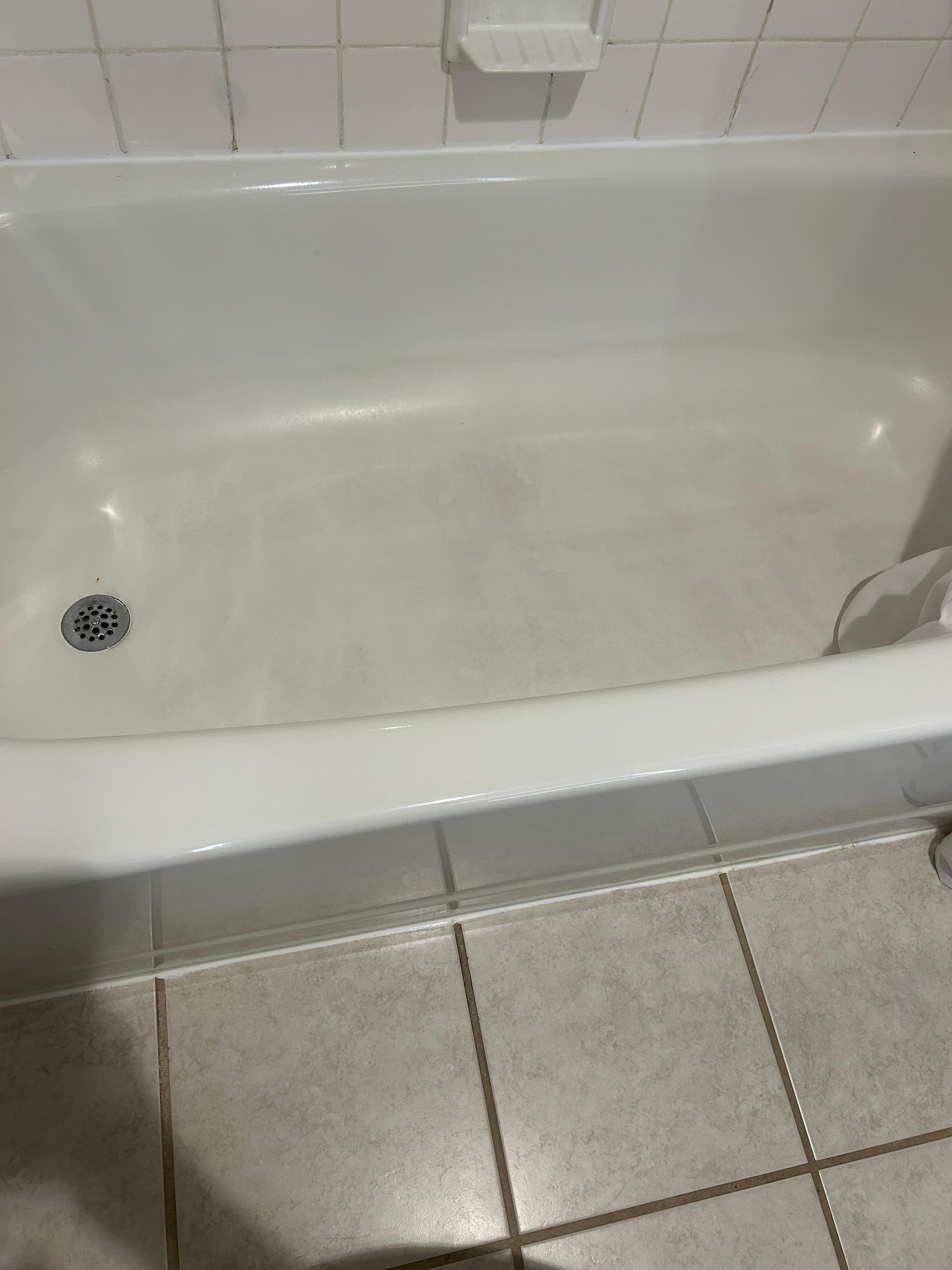 There is a ring around perimeter of the tub