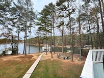 Huge yard that even the fur guests enjoyed!!