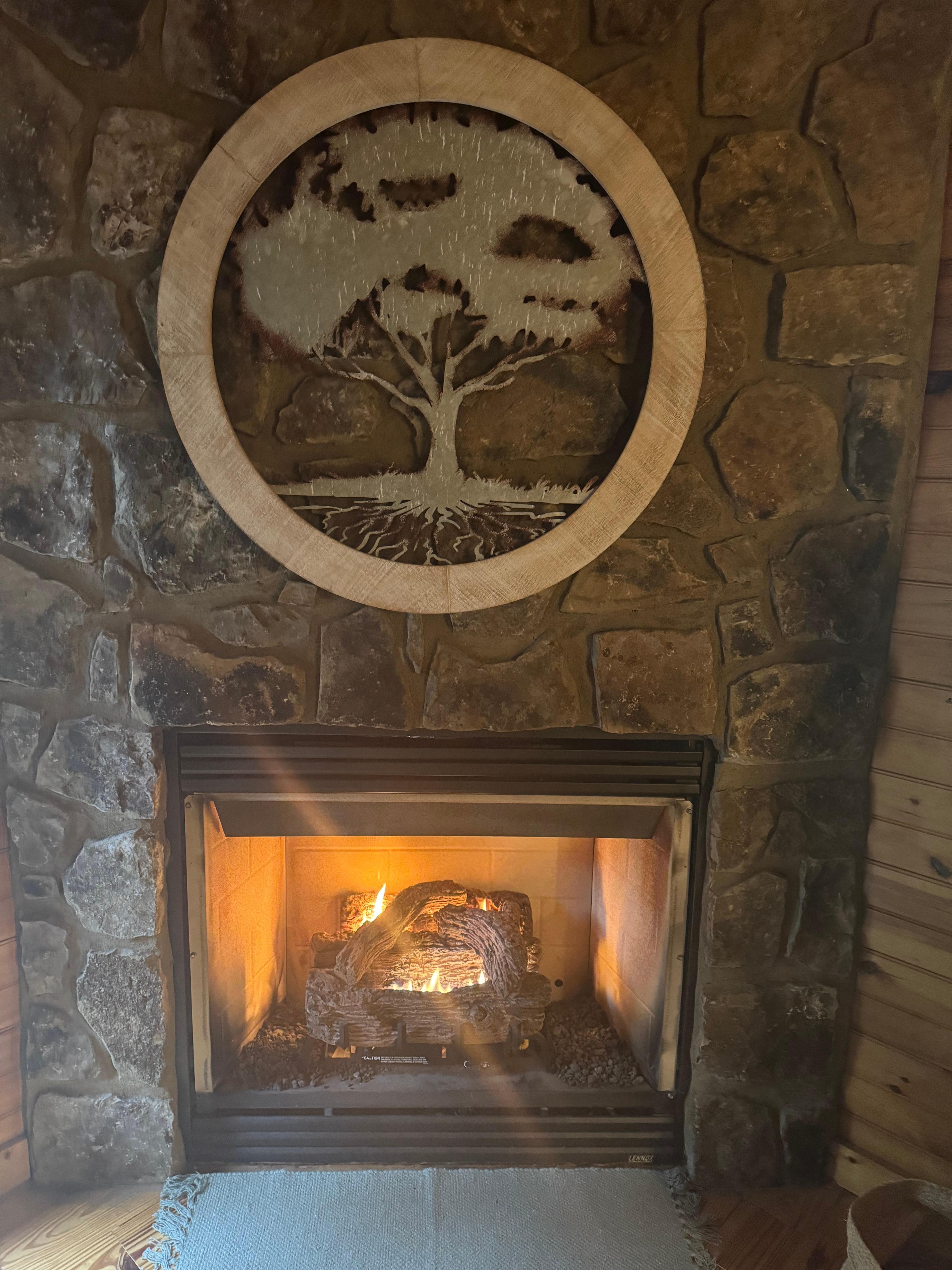 Cozy fireplace. Easy to use. 