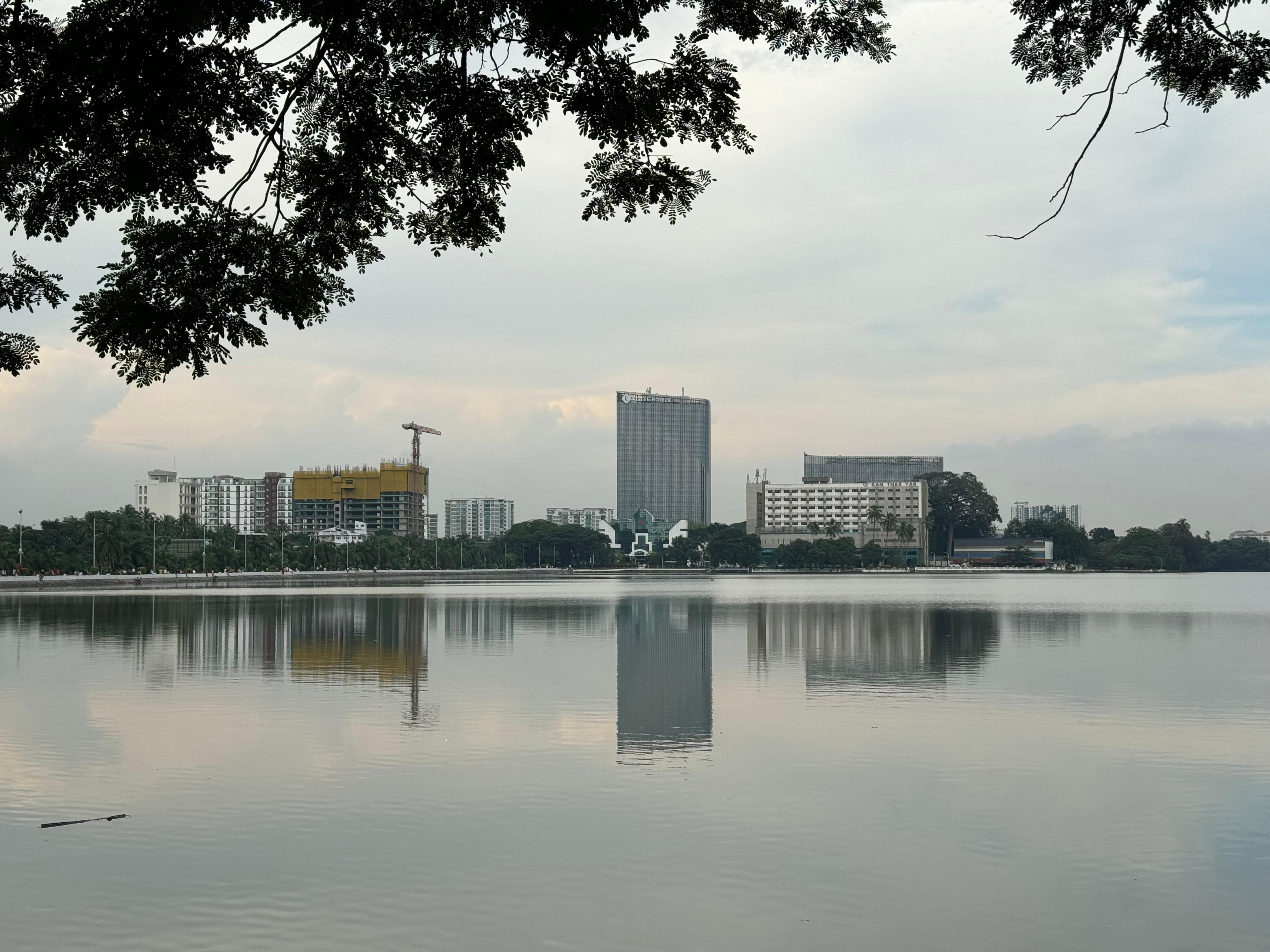 Tolle Lage am Inya Lake