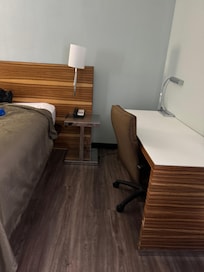 Nice desk to work from.