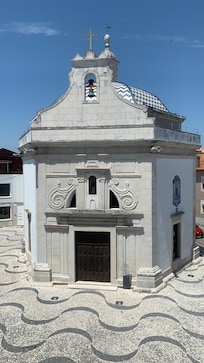 Esta capilla está en la vista de la ventana de la hab ppal es una belleza