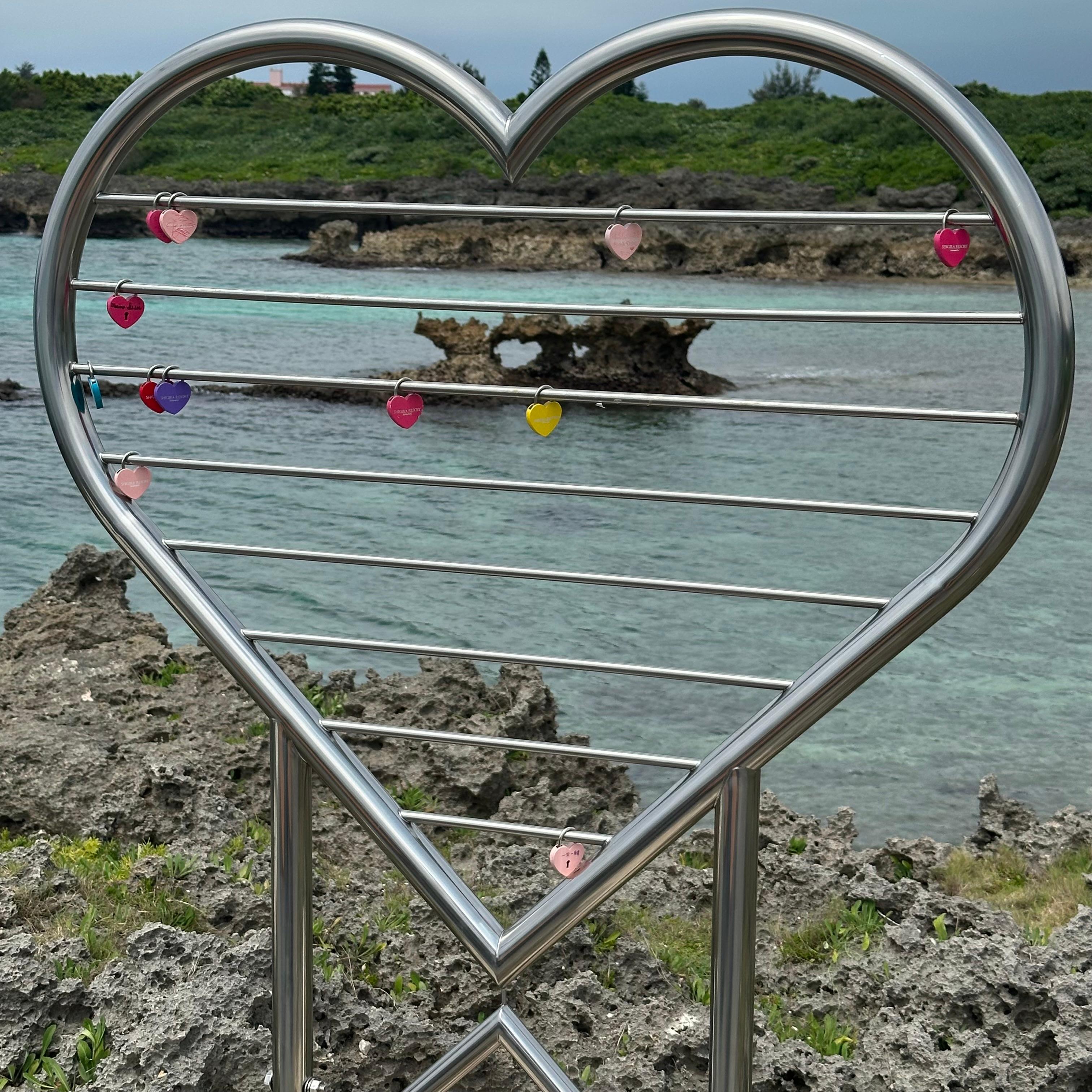 Heart Rock at low tide and there is a pretty good Italian pizza joint to walk to
