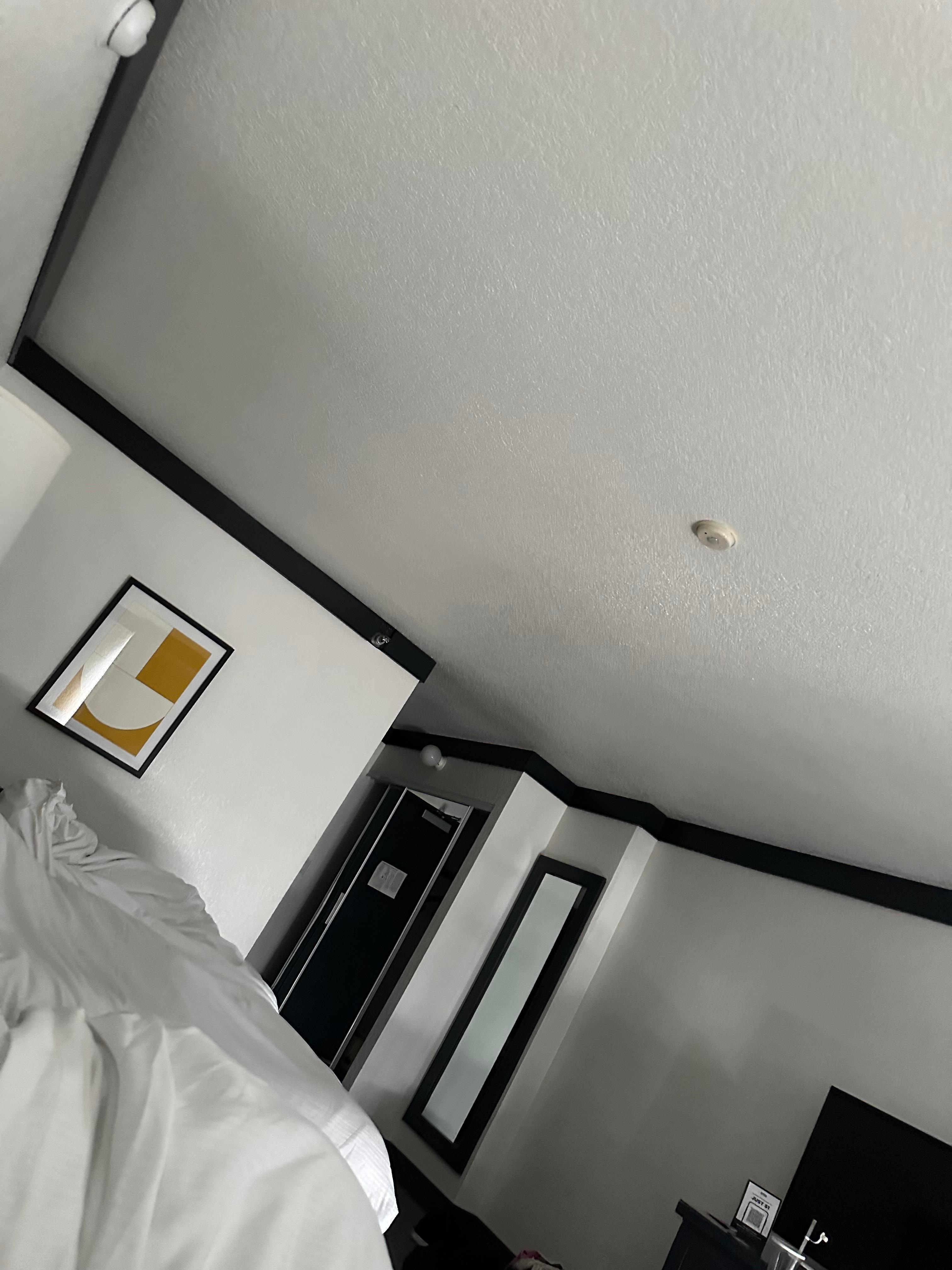 Omg and the tv don’t even work all I’m saying is that not high end hotel that’s for sure but not bad also there is hidden fees when you go to check in 