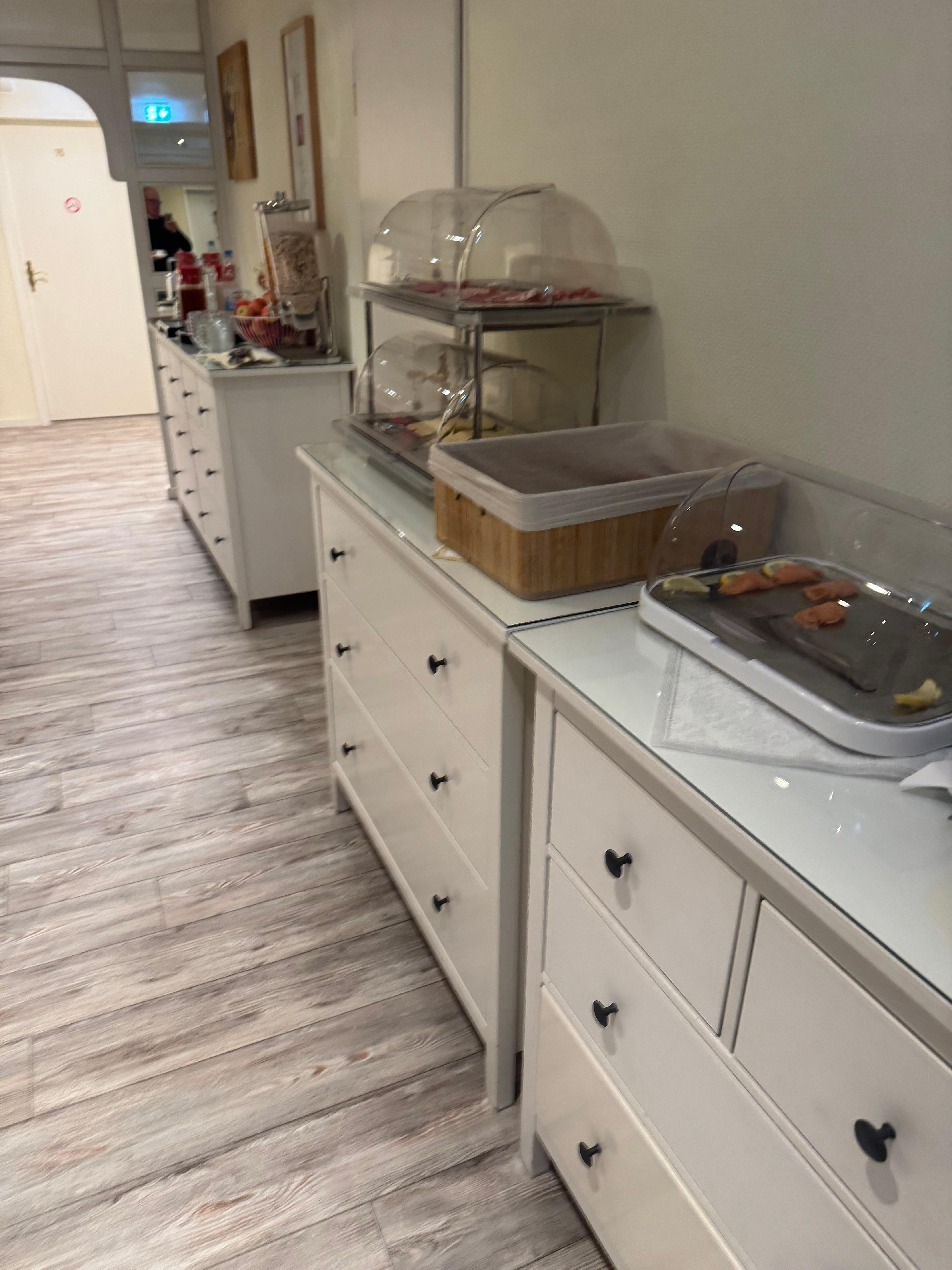 petit dej 3 avec un cafe horrible et insipide