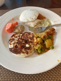 I had an amazing free buffet and made to order breakfast every day! It was exceptional!