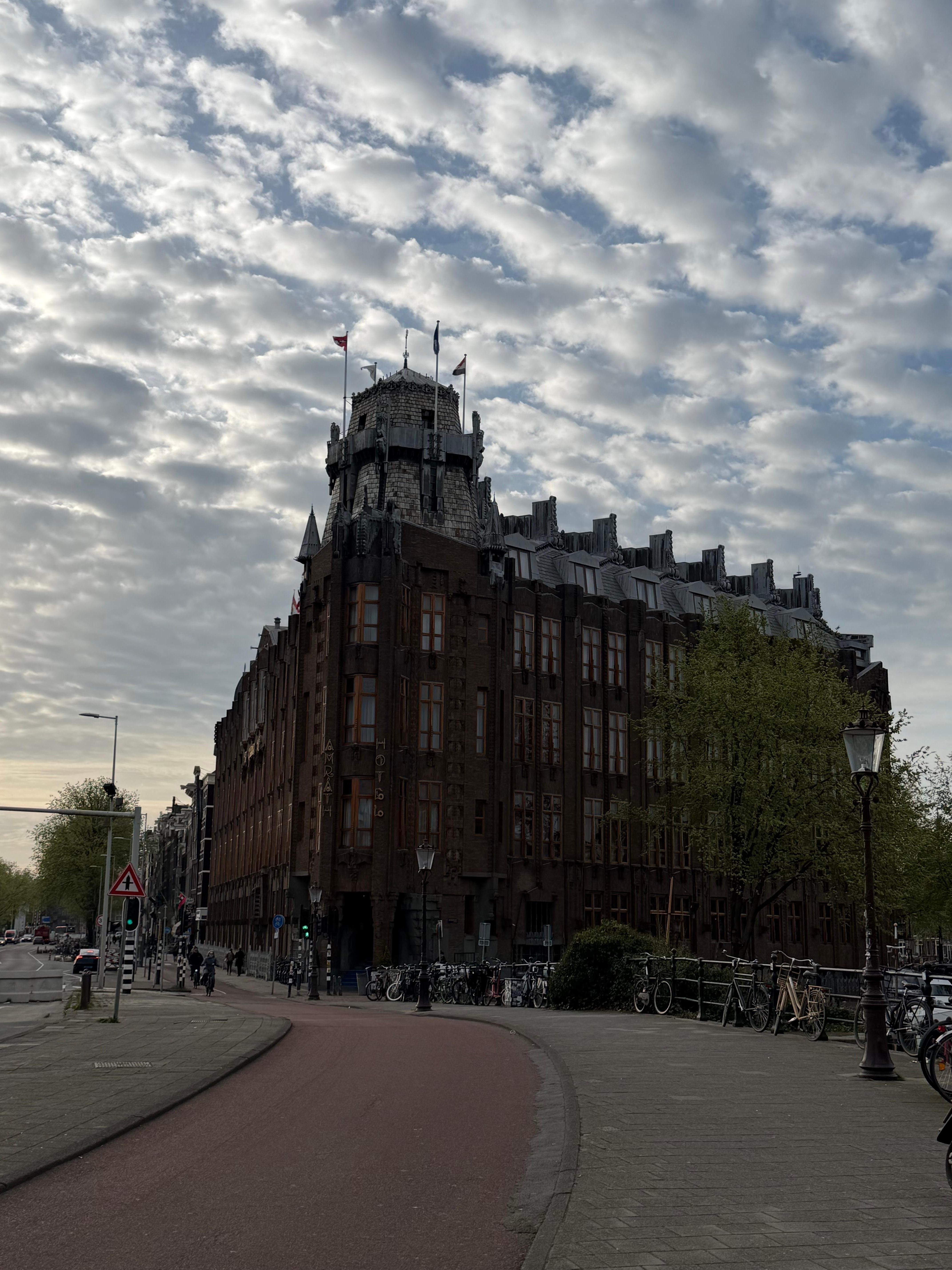 Fin beliggenhet. Kun få minutter fra Centraal. 