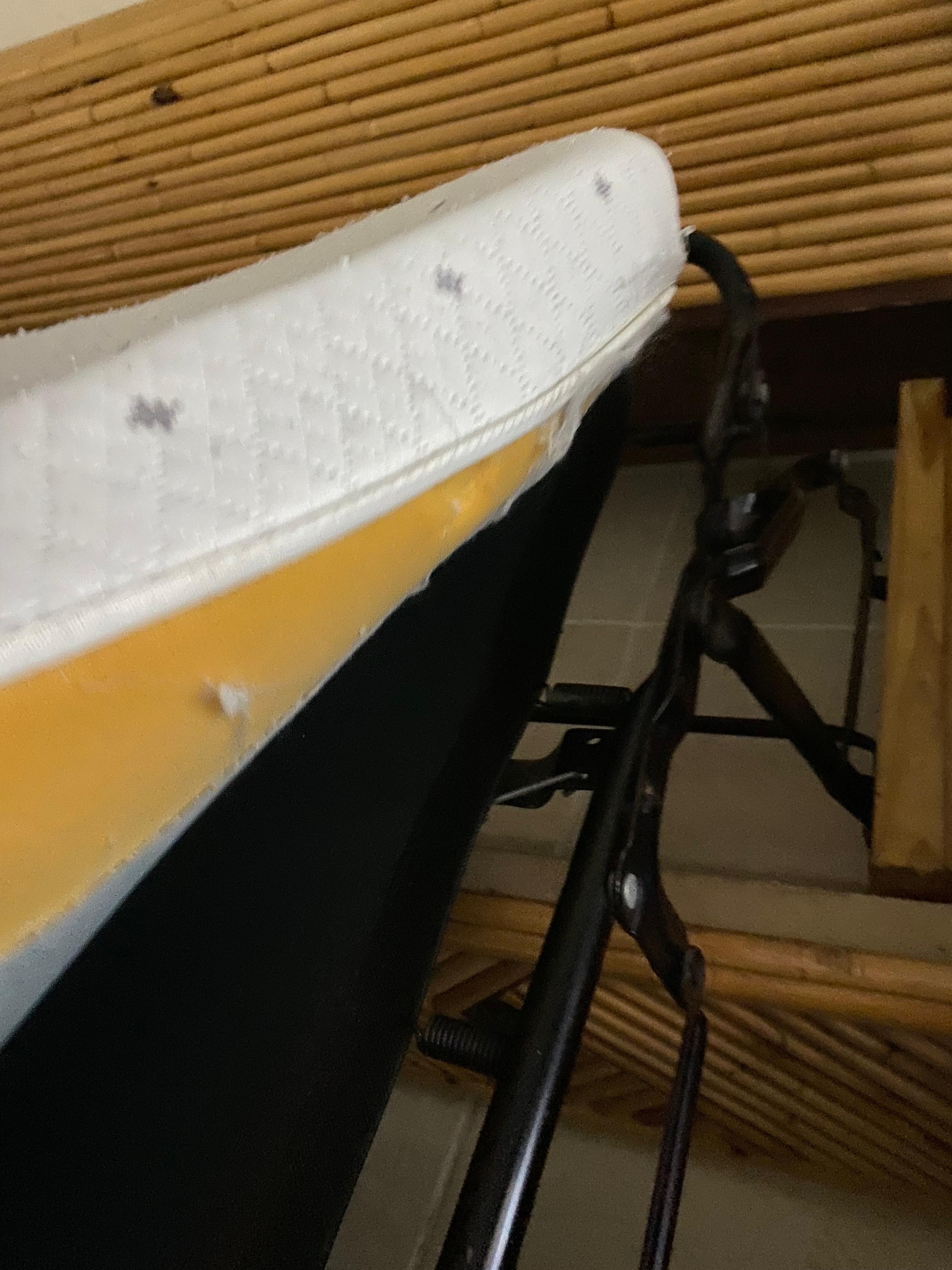 Pull out in poor shape