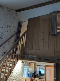 Elternschlafzimmer oben, 1 Einzel- und ein Doppelbett unten.