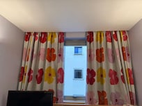 Albani Hotel - Curtains showing decor