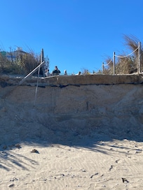 The “cliff” at the Bethany Beach boardwalk.