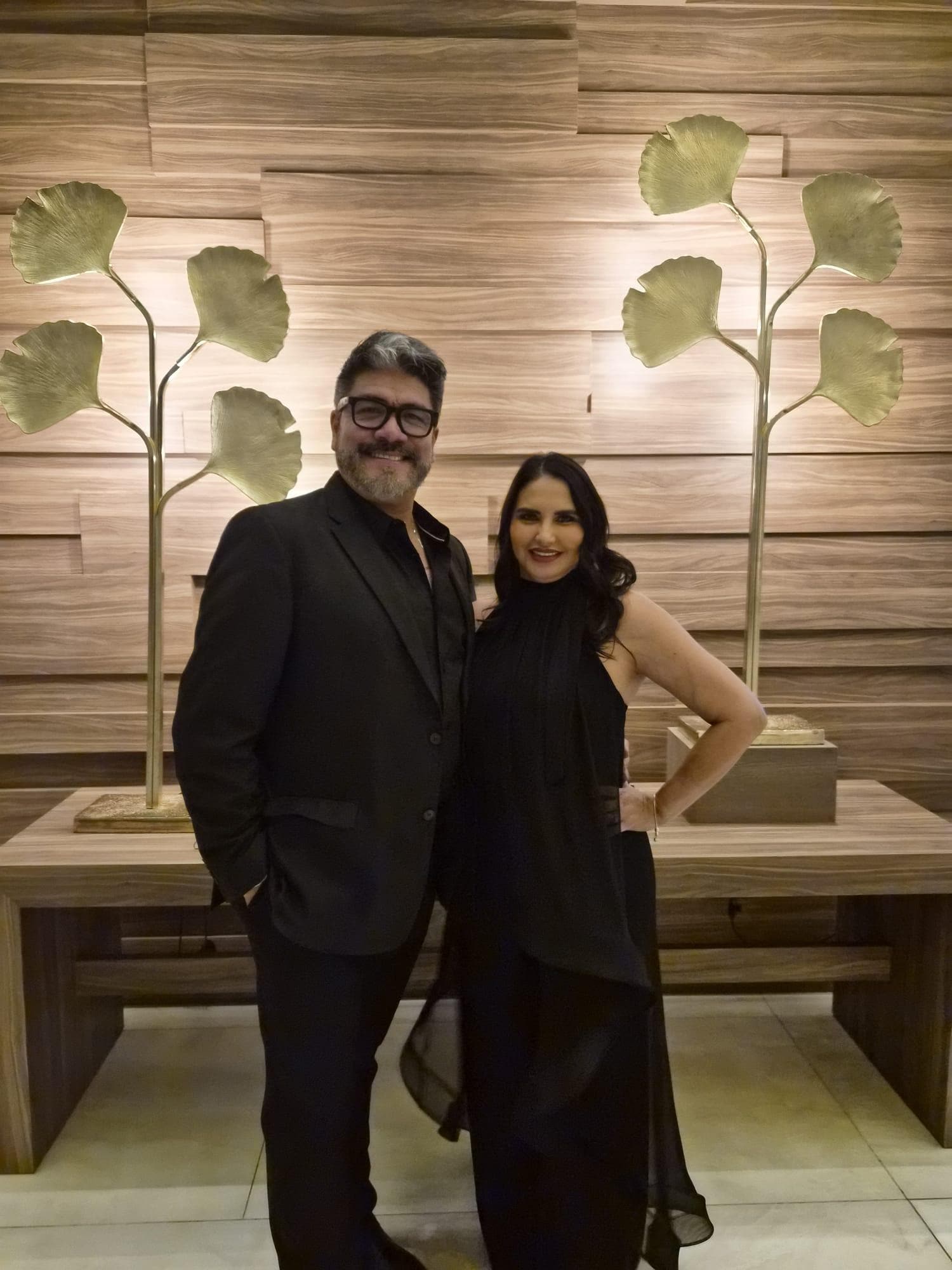 La recepcion encantadora lista para fotos de recuerdo