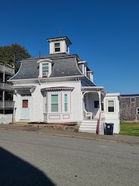 Max and Dani's house from Hocus Pocus