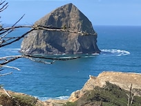 On top of Cape Kiwanda….what a great hike
