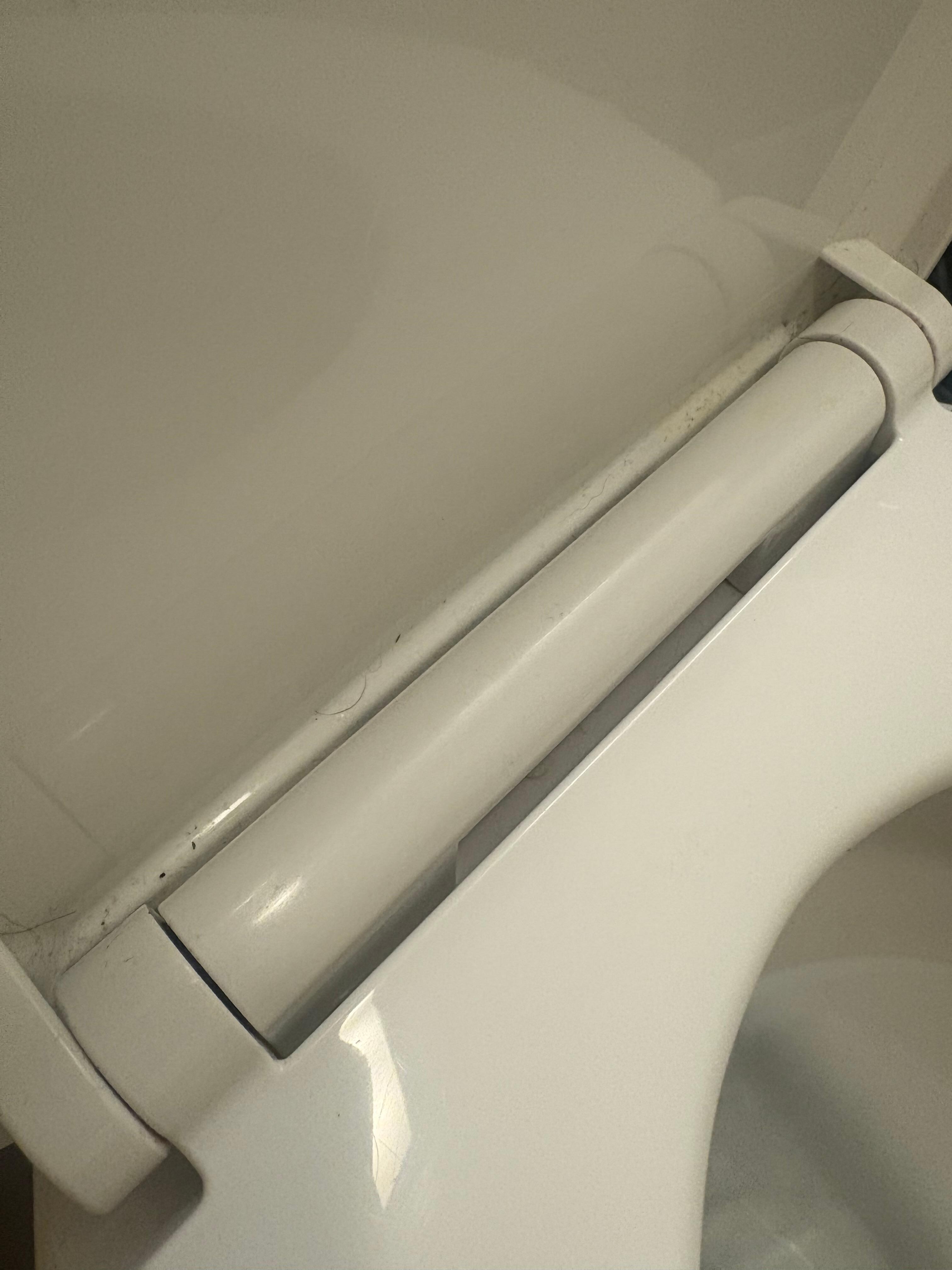 dirt/hair in creases