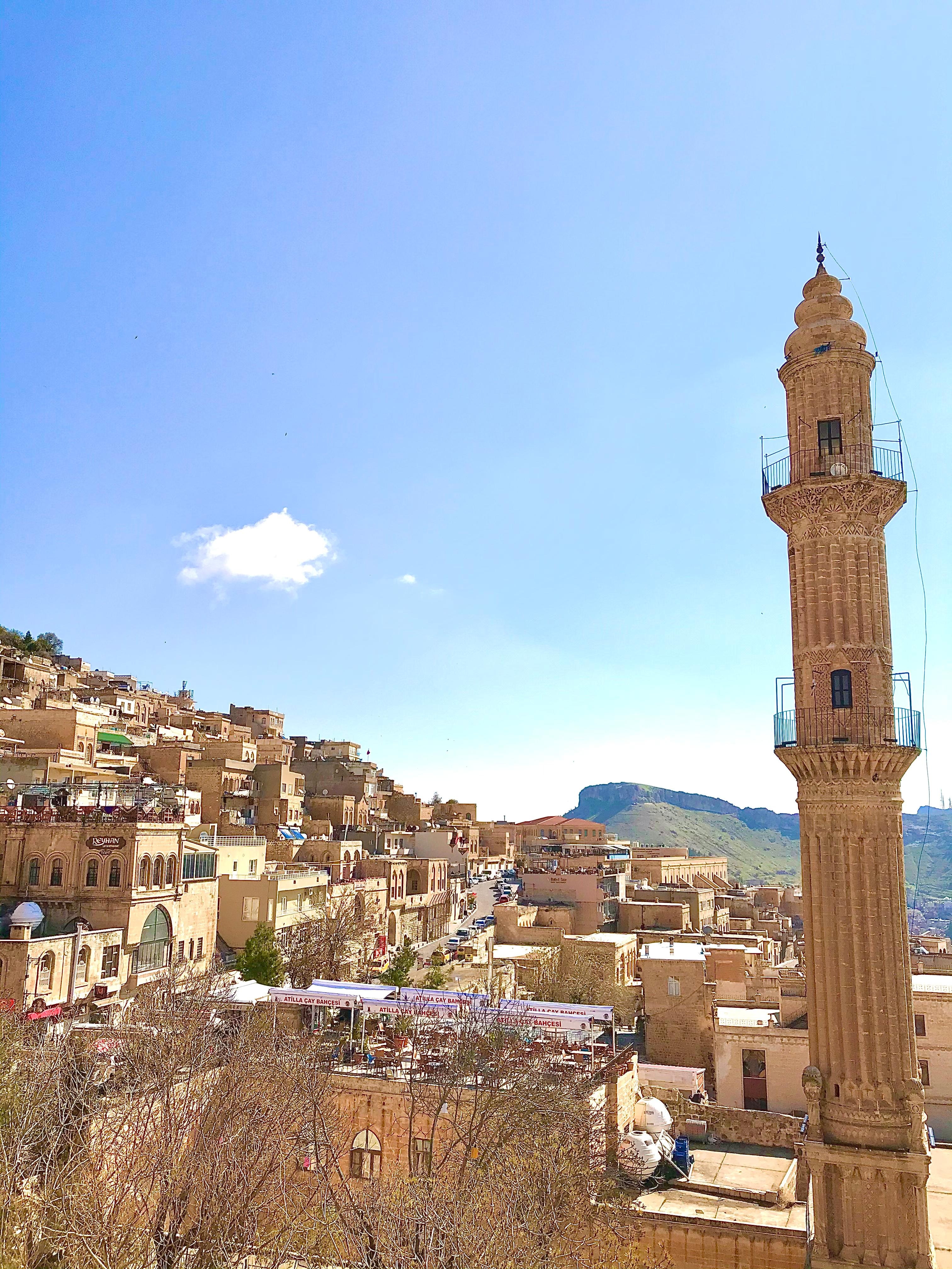 Teras manzarası, sağ taraf kocaman Mezopotamya ovası.