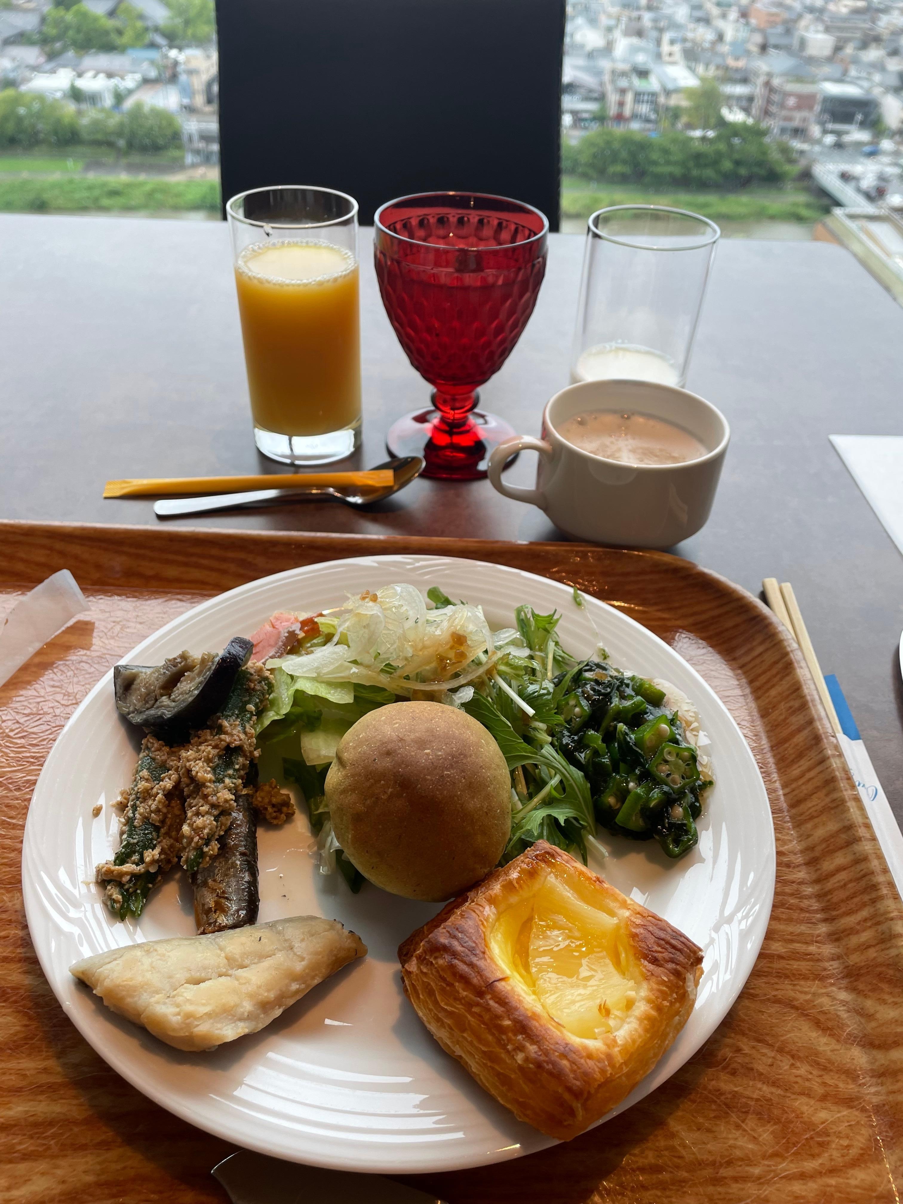 Rooftop Restaurant Breakfast w/ View