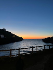 Port Gaverne at night