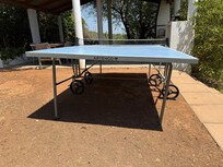Drooping table tennis table