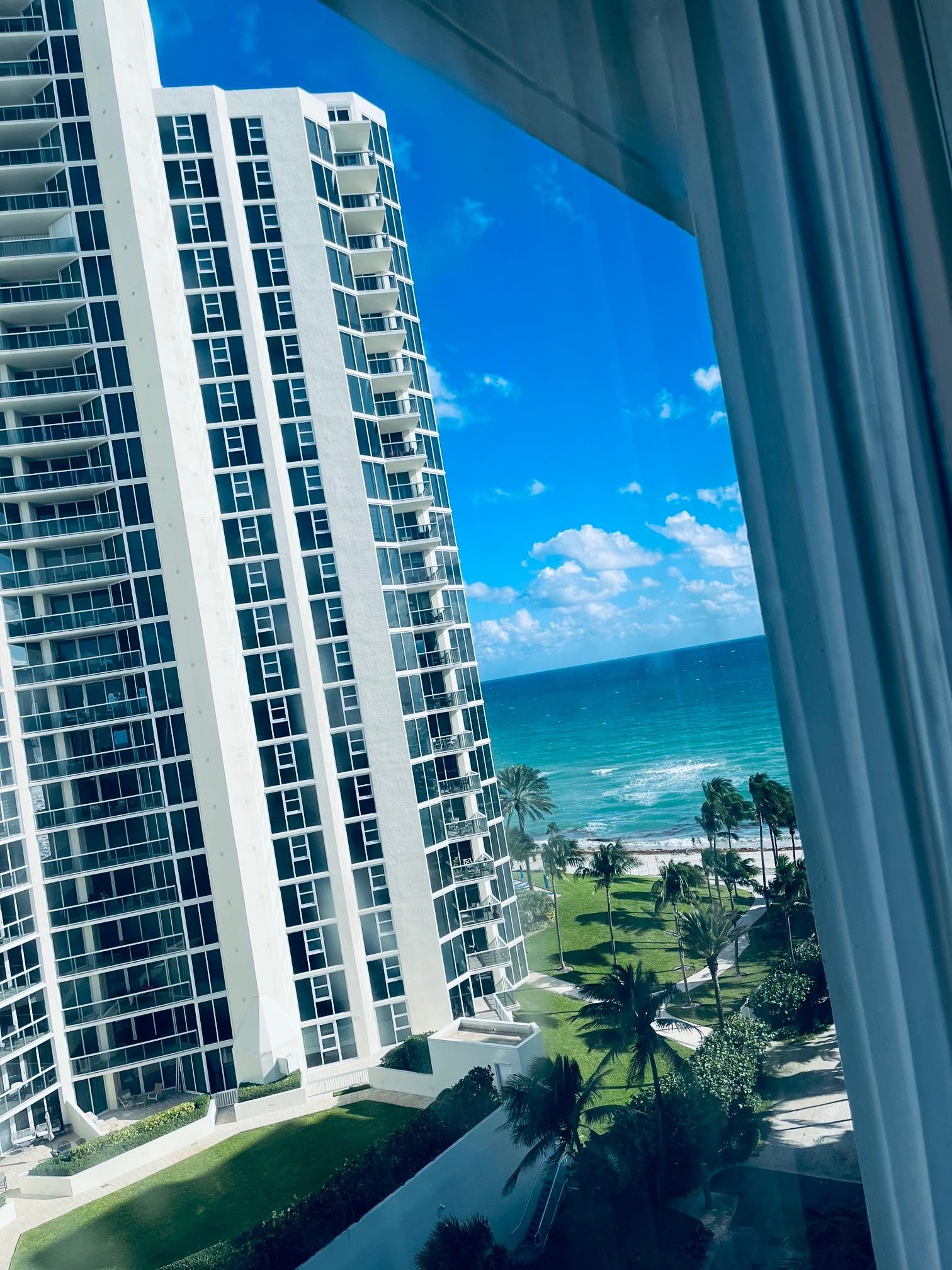We was viewing the beach in our room 