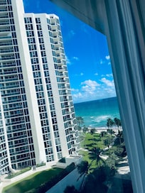 We was viewing the beach in our room