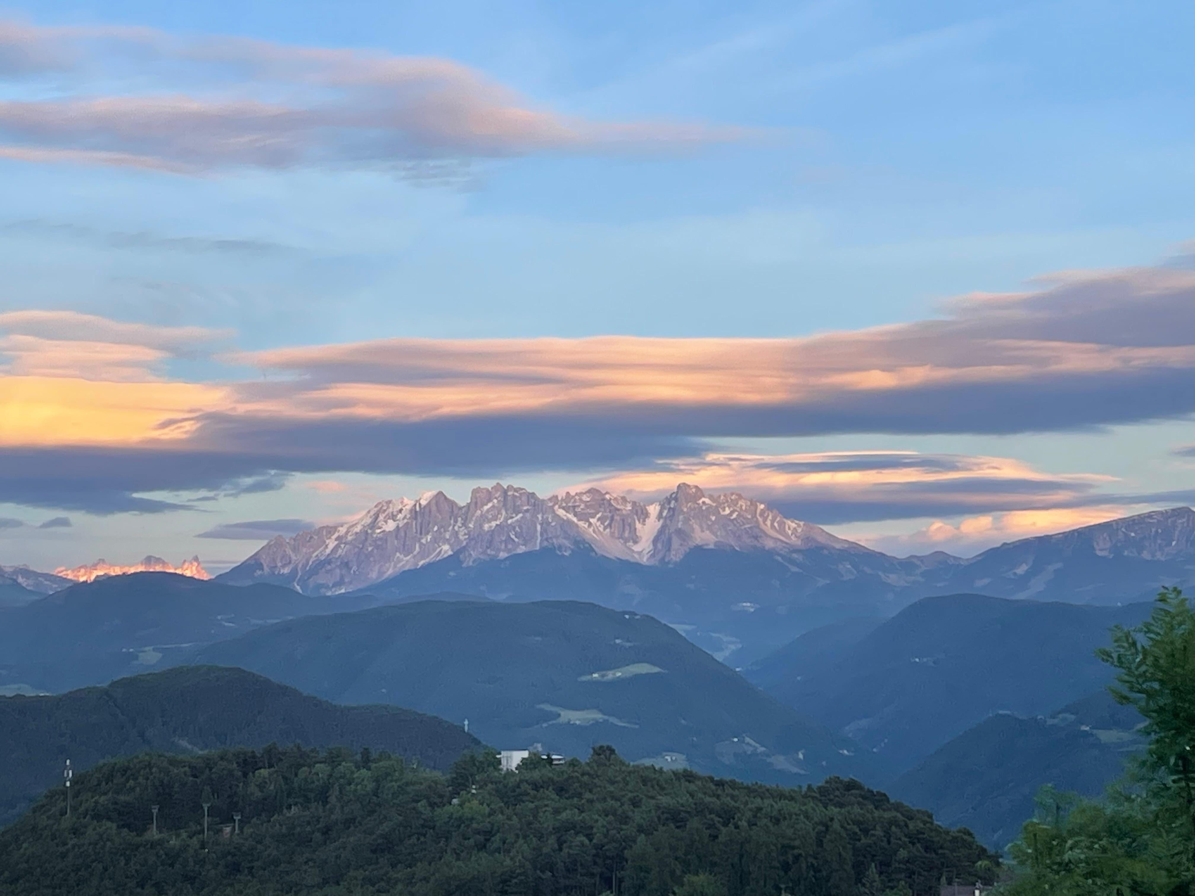 Abendstimmung vom Aussichtspunkt zu genießen