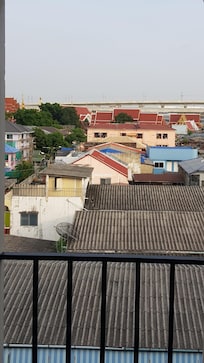 The view from the Hallway window. (Better than the view from my room) Don't stay for the scenery, stay for a good nights sleep.