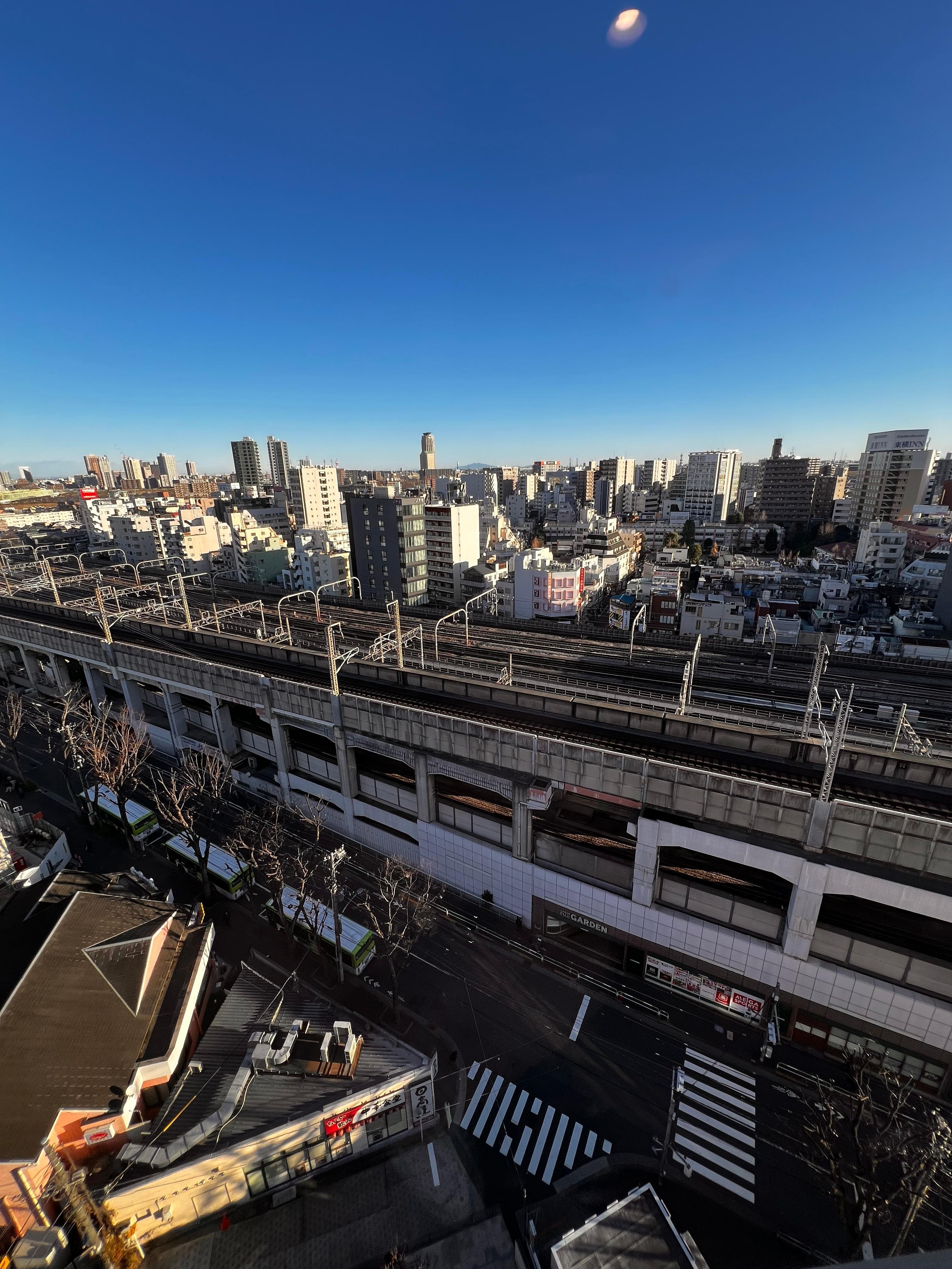 朝食後の十三階の通路から撮りました