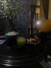 A much appreciated welcome snack and drink which I got to enjoy during check-in!