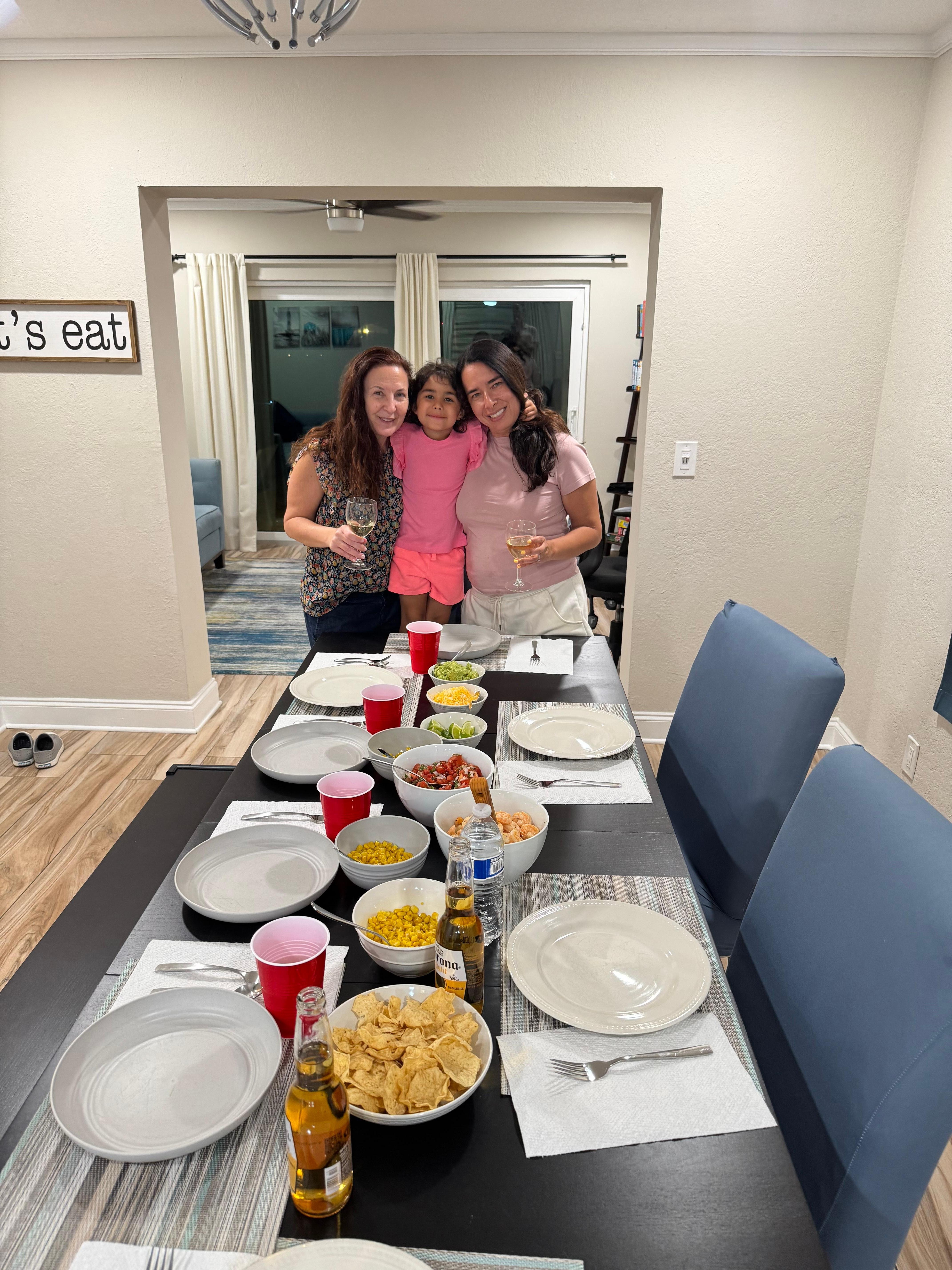 Large Table for family dinners 