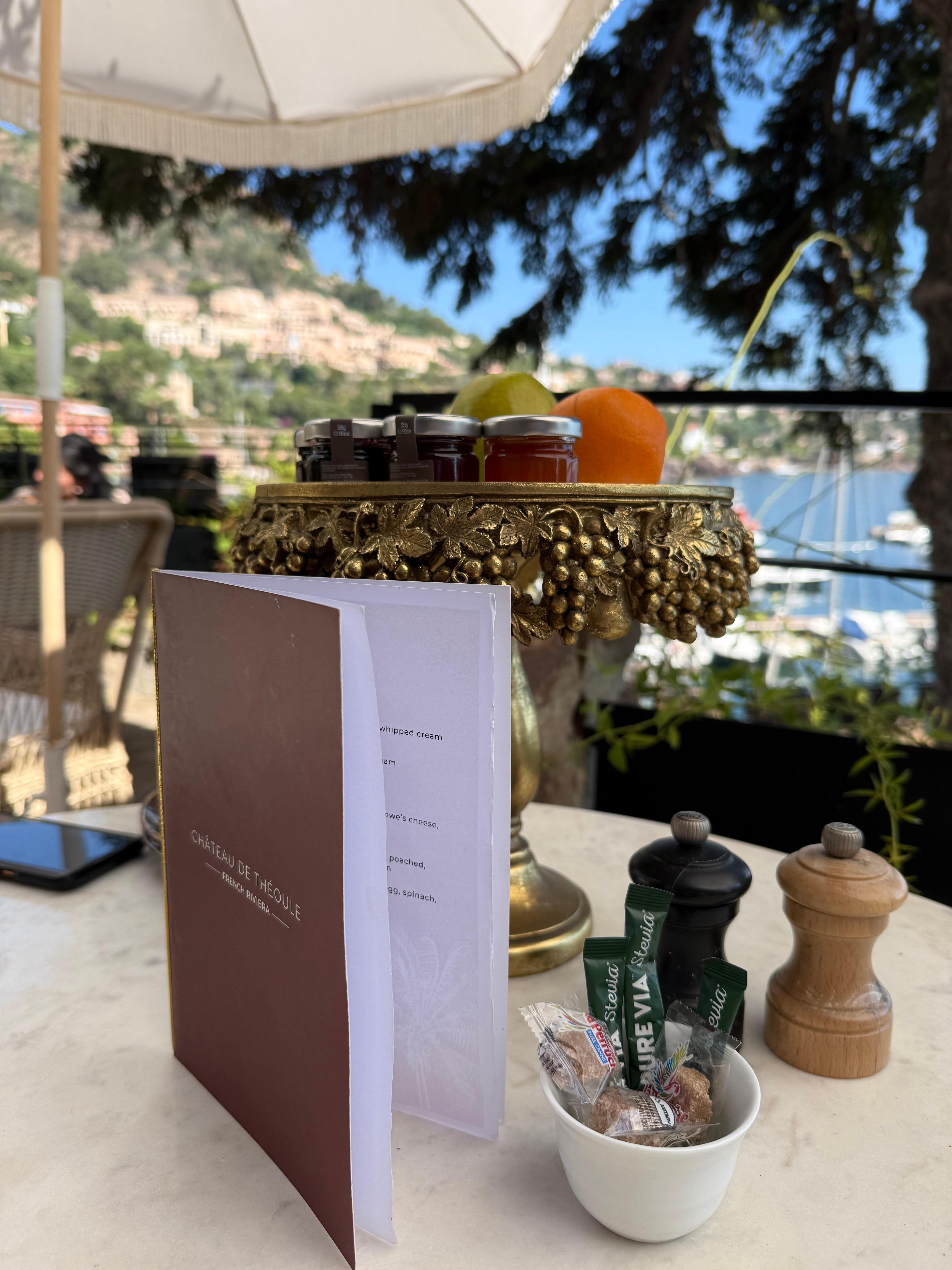 breakfast buffet & menu for a la carte