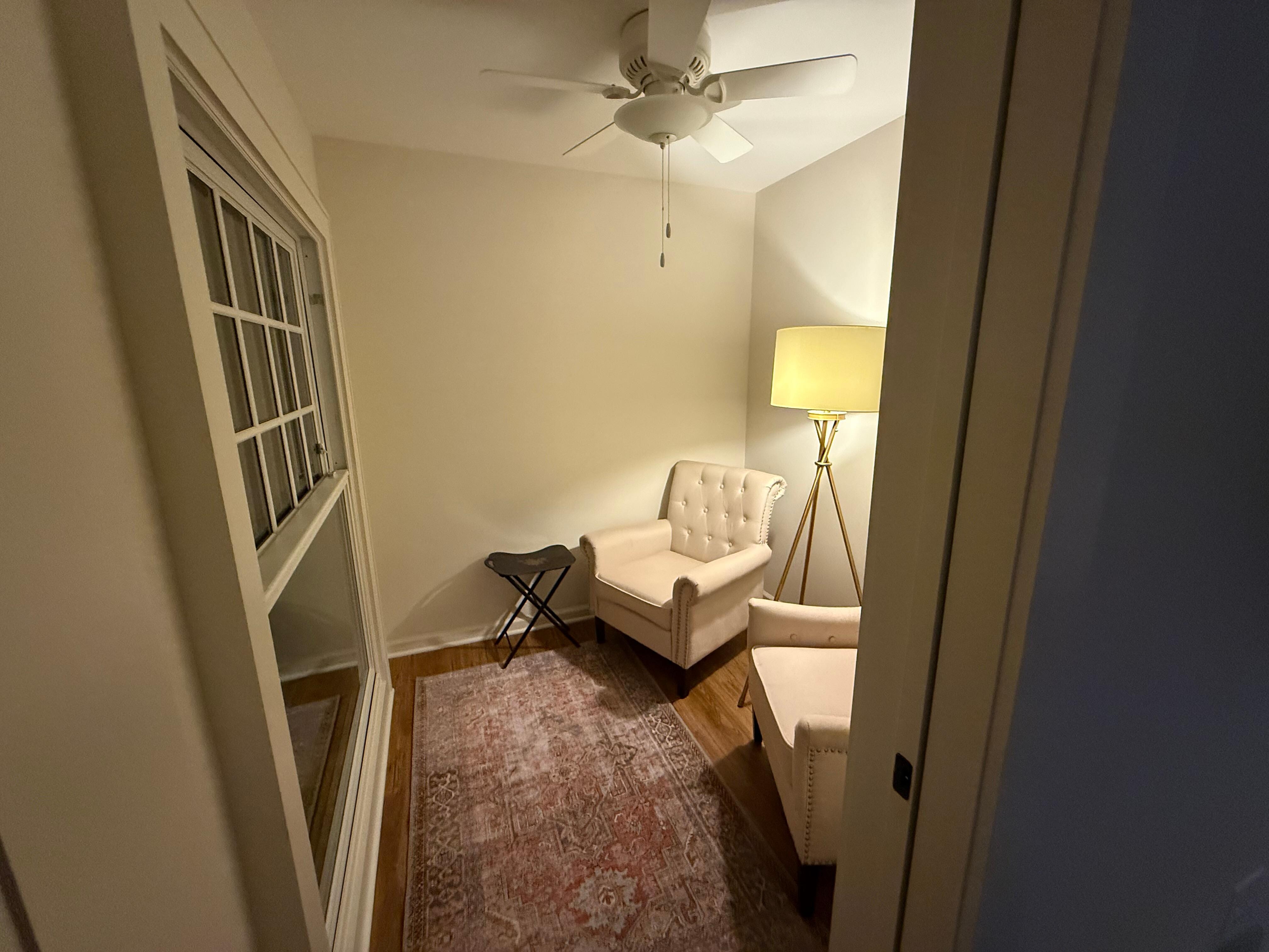 Great sitting room to read and relax. 