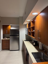 These lights worked the first night and last morning but not the second night. Also, no cooking utensils except pots pans, and silverware. Bring any seasonings, oil, and other essentials to cook like whisk, spatula, etc.