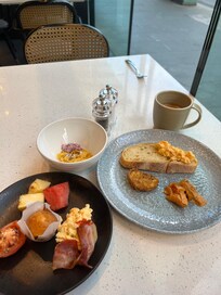朝食