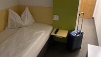 Chambre un peu étriquée mais confortable
