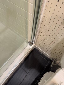 Shower cushion? Needs to be replaced, water was leaking because of it