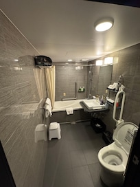 Superior double room bathroom