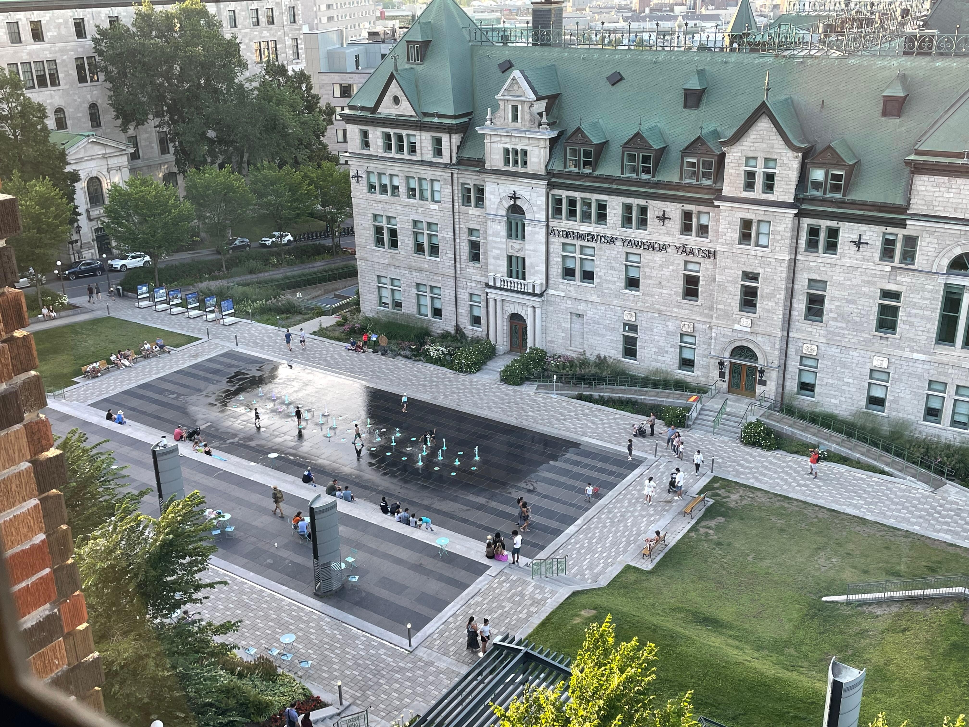 Book Hotel Clarendon in Québec City